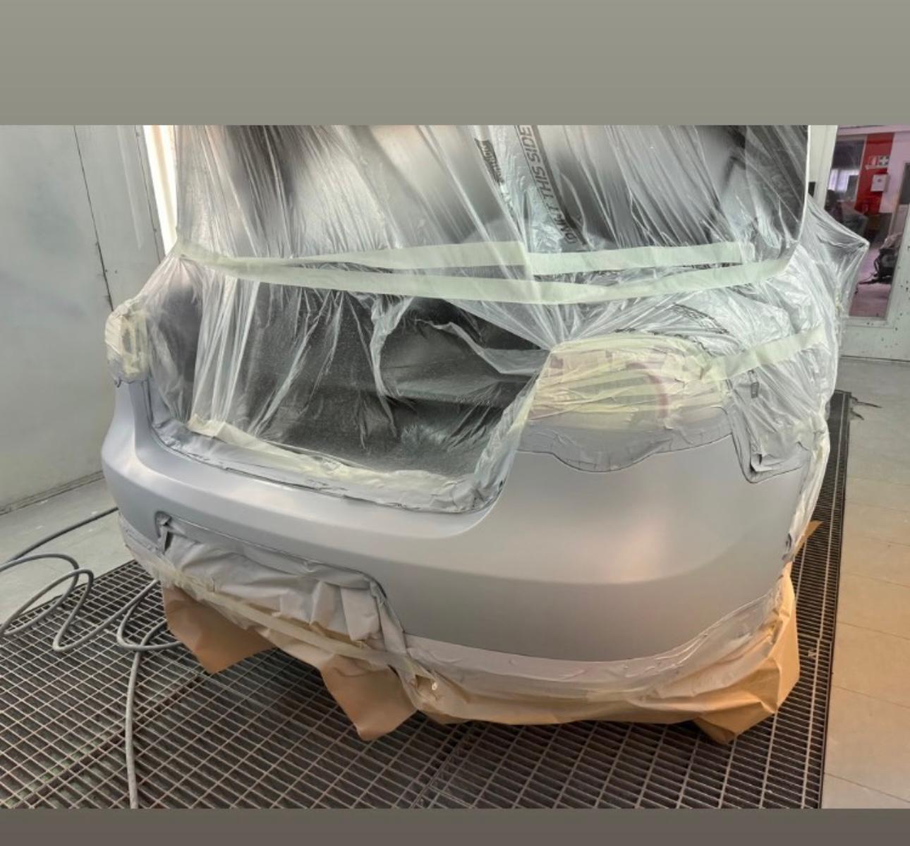 Lavoro professionale di riparazione auto 2