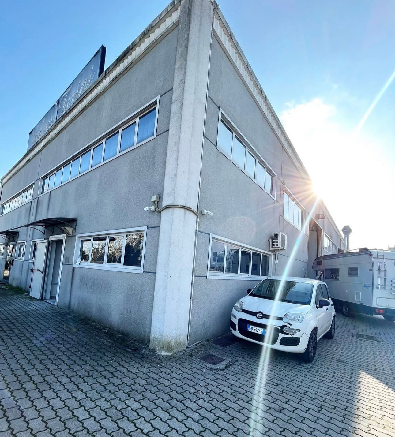 Lavoro professionale di riparazione auto 6